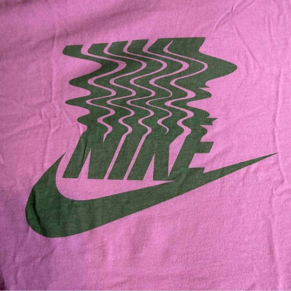 Nike sportswear Pink Oil Slick Men’s short sleeve T-Shirt size Large - Picture 5 of 8